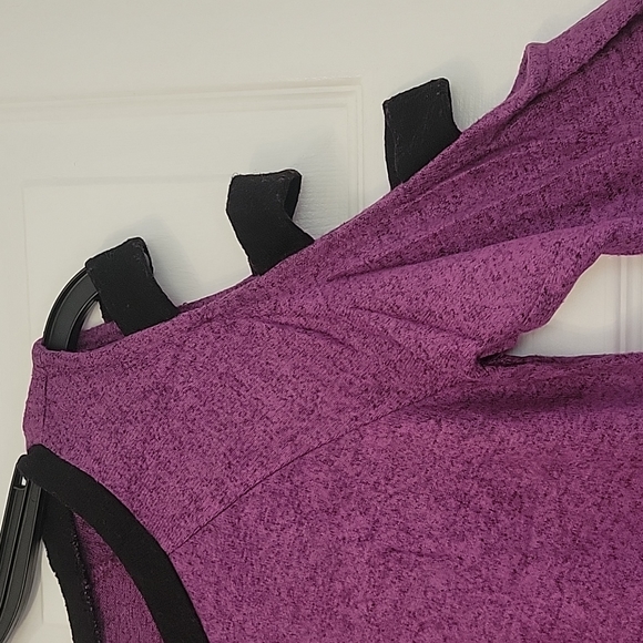 Cold shoulder purple marble top Medium - Picture 3 of 5